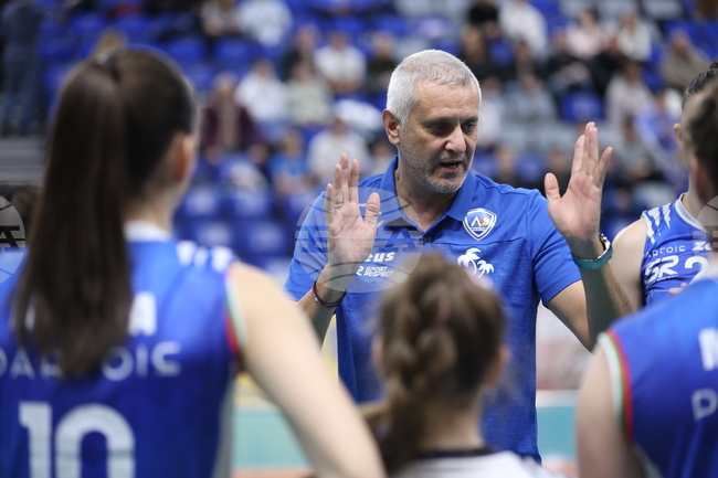 Треньорът на волейболния Левски Радослав Арсов: "Загубихме мач, в по-голяма част от който държахме нещата в свои ръце"