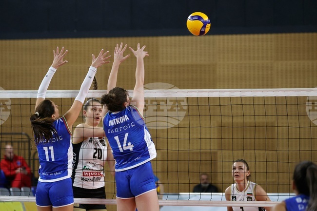 Левски победи ЦСКА във волейболното дерби при жените