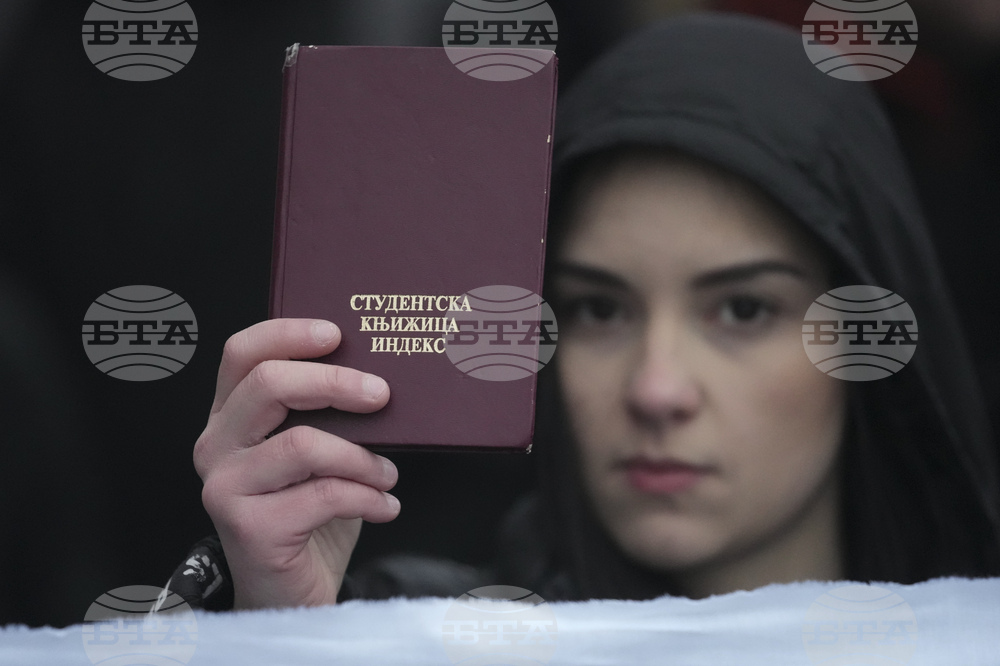 Момиче бе ранено в Белград, след като автомобил се вряза в протестиращи студенти