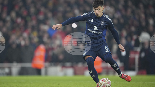 Централният защитник на Манчестър Юнайтед Лисандро Мартинес отново тренира на пълни обороти