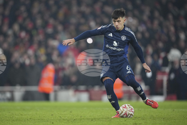 Централният защитник на Манчестър Юнайтед Лисандро Мартинес отново тренира на пълни обороти