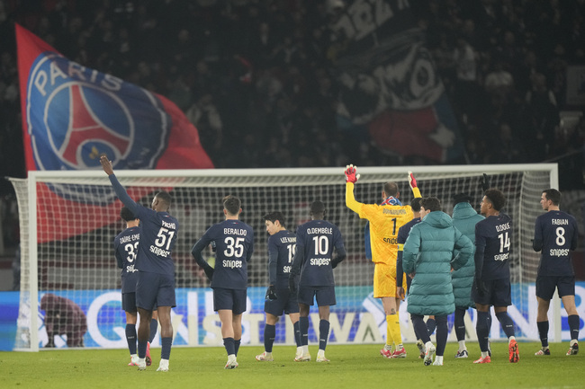 Аматьорски отбор елиминира Олимпик Лион за Купата на Франция, ПСЖ с труден успех срещу петодивизионен тим