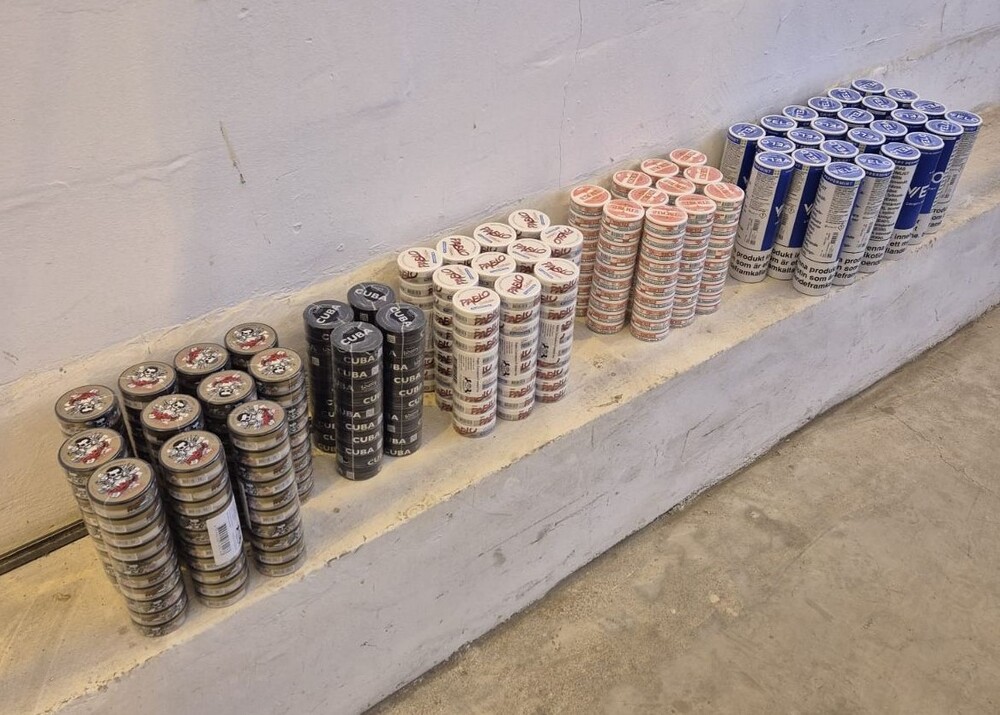 Митническите служители на ГКПП Калотина спряха контрабанден превоз на 740 кутии с никотинови паучове