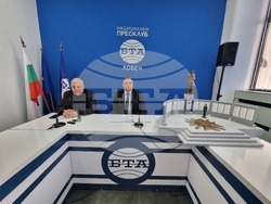 Национален пресклуб на БТА Ловеч - войнишки паметник - пресконференция