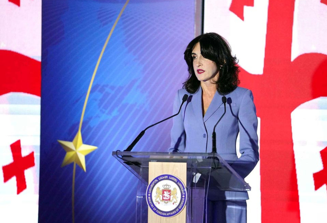 АЗЕРТАДЖ: Грузинската външна министърка Мака Бочоришвили ще посети в четвъртък Азербайджан