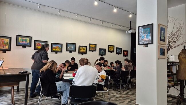 Училище „Гергана“ в Ню Йорк събра над шест хиляди лева в полза на ателие „Прегърни ме“ в София