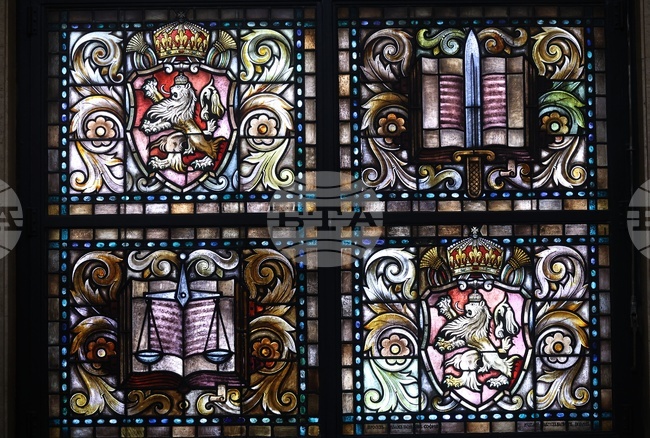 Обвиниха шестима души за инвестиционни измами