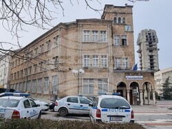 Шумен – полиция – сграда – автомобили