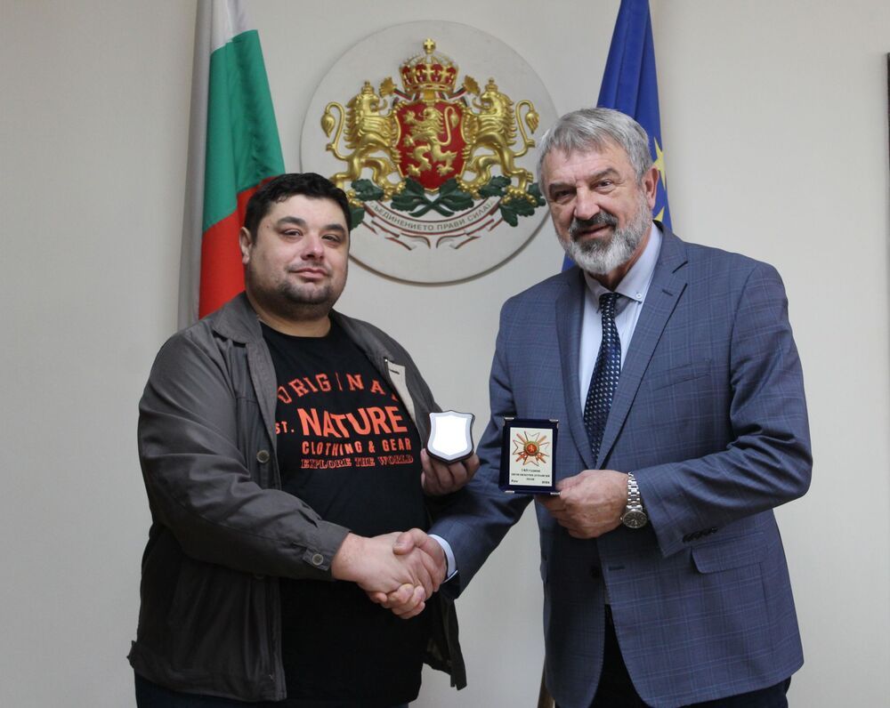 Областна администрация Русе: Драгомир Драганов бе отличен с плакет от Национално дружество „Традиция“ 