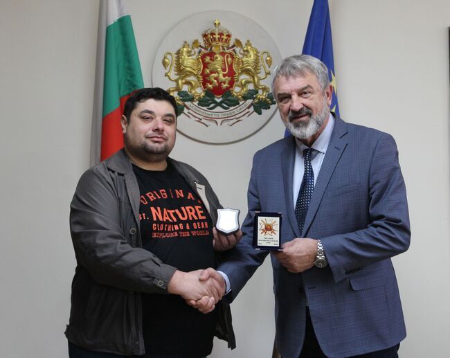 Областна администрация Русе: Драгомир Драганов бе отличен с плакет от Национално дружество „Традиция“