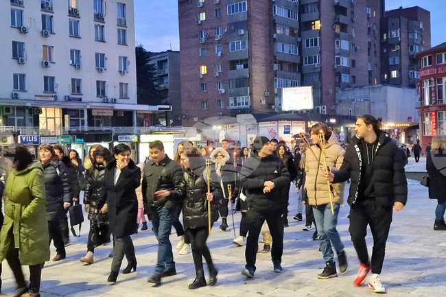 Свищов - Алеко Константинов - годишнина - факелно шествие