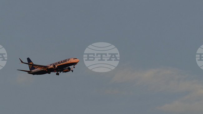 Съд забрани на портала „Флайтрайт“ да прави негативни твърдения за „Райънеър“