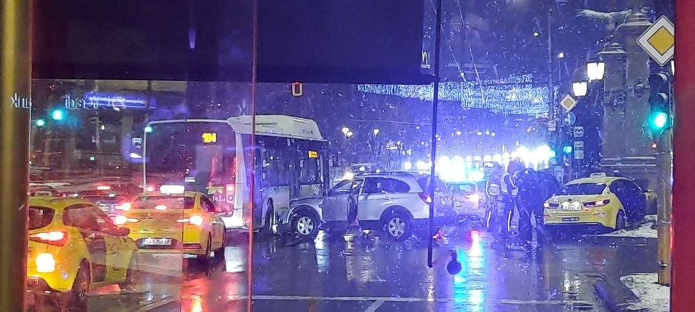 Катастрофа с два леки автомобила е станала на "Орлов мост" 