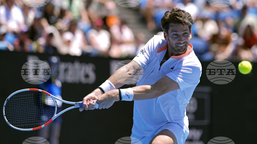 Щруф, Опелка и Нори стартираха с победи на турнира по тенис от сериите "Мастърс" в Мадрид