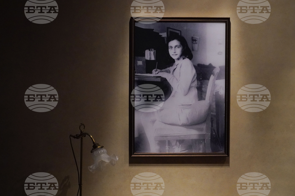 Ева Шлос, полусестрата на Ане Франк и оцеляла от Холокоста почина на 96-годишна възраст