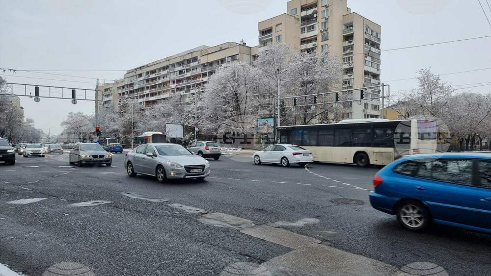 В Пловдив през нощта обработваха мостове и булеварди срещу замръзване