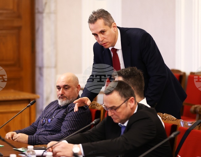 Водната криза у нас и управлението на водните ресурси обсъждат на кръгла маса "Възраждане“ и представители на местната власт