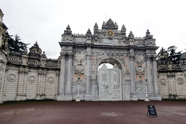Днес в Истанбул ще бъдат проведени две отделни тристранни срещи, съобщиха източници от турското външно министерство 