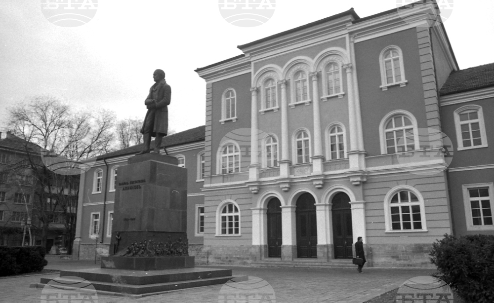 January 14, 1835: Bulgaria's First Secular School Established in Gabrovo