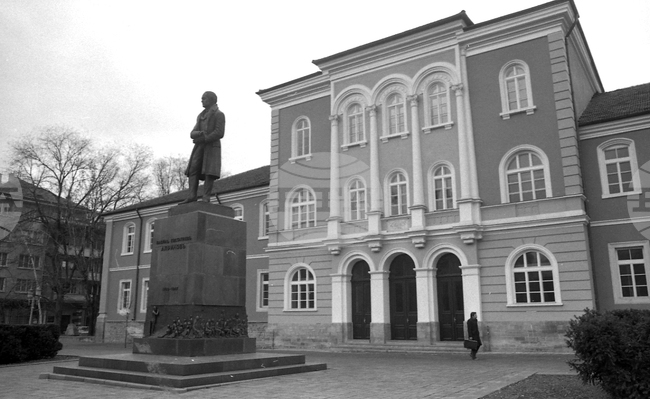January 14, 1835: Bulgaria's First Secular School Established in Gabrovo