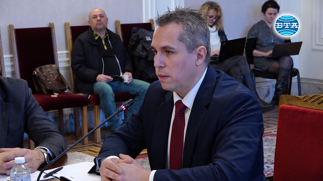 Водната криза у нас и управлението на водните ресурси обсъждат на кръгла маса "Възраждане“ и представители на местната власт