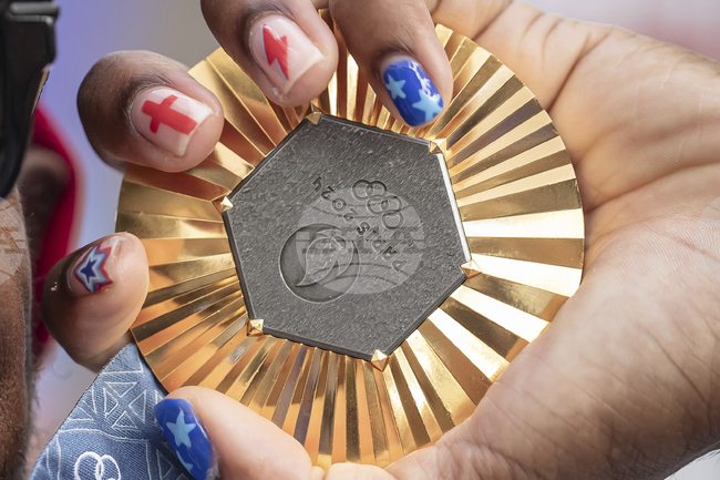 Организаторите на Олимпийските игри в Париж отрекоха информациите за повече от 100 повредени медала