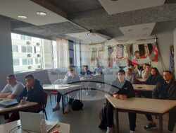 Преподавателят в Софийския унивеститет професор Марин Русев гостува онлайн на училище „Св. св. Кирил и Методий“ в Атина