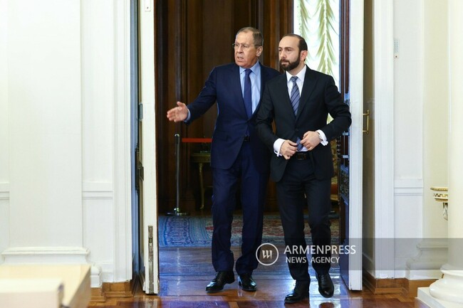 АРМЕНПРЕС: Руският външен министър заяви, че арменският му колега е приел покана за посещение в Русия