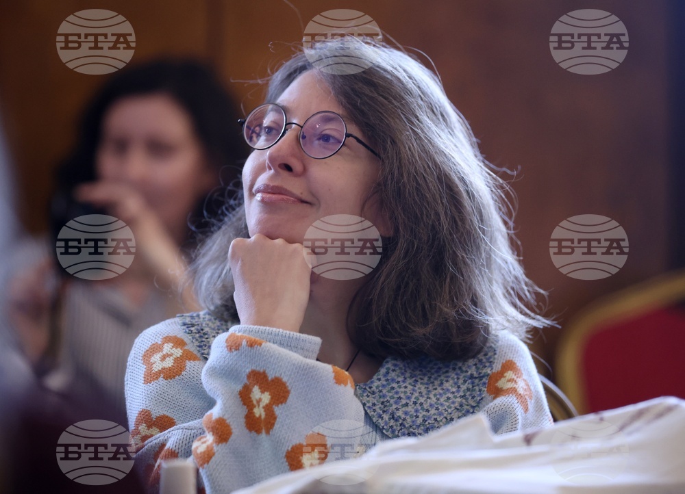 Чувството да се срещна с малките читатели е откривателско, каза пред БТА Петя Кокудева