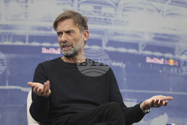 Мениджърът на Юрген Клоп отрече информациите, че германецът ще стане треньор на Рома