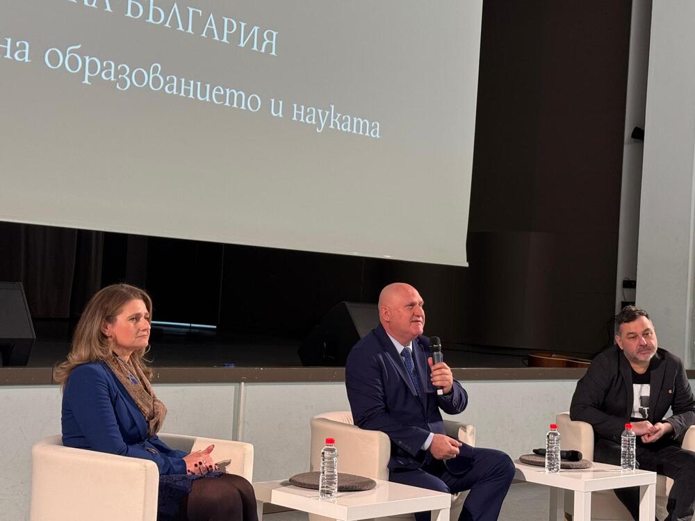 Министър Цоков на среща с 400 ученици от Габрово: Не позволявайте на зависимости да отнемат бъдещето ви