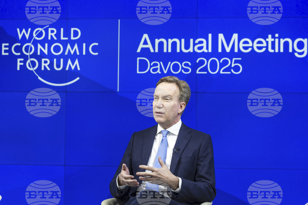 Ръководителят на Световния икономически форум предупреди за опасността от образуване на "балони" при изкуствения интелект и криптовалутите