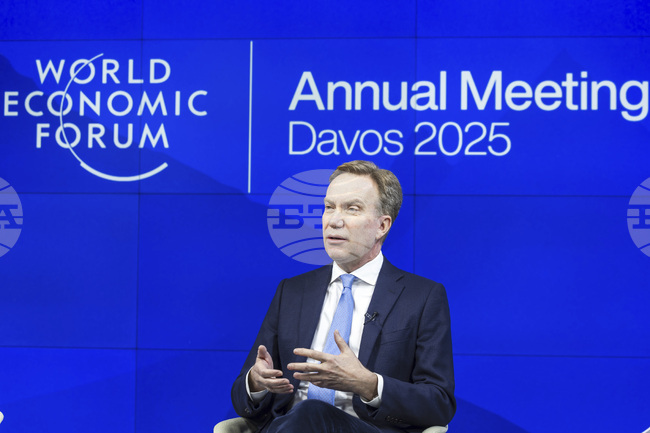 Ръководителят на Световния икономически форум предупреди за опасността от образуване на "балони" при изкуствения интелект и криптовалутите