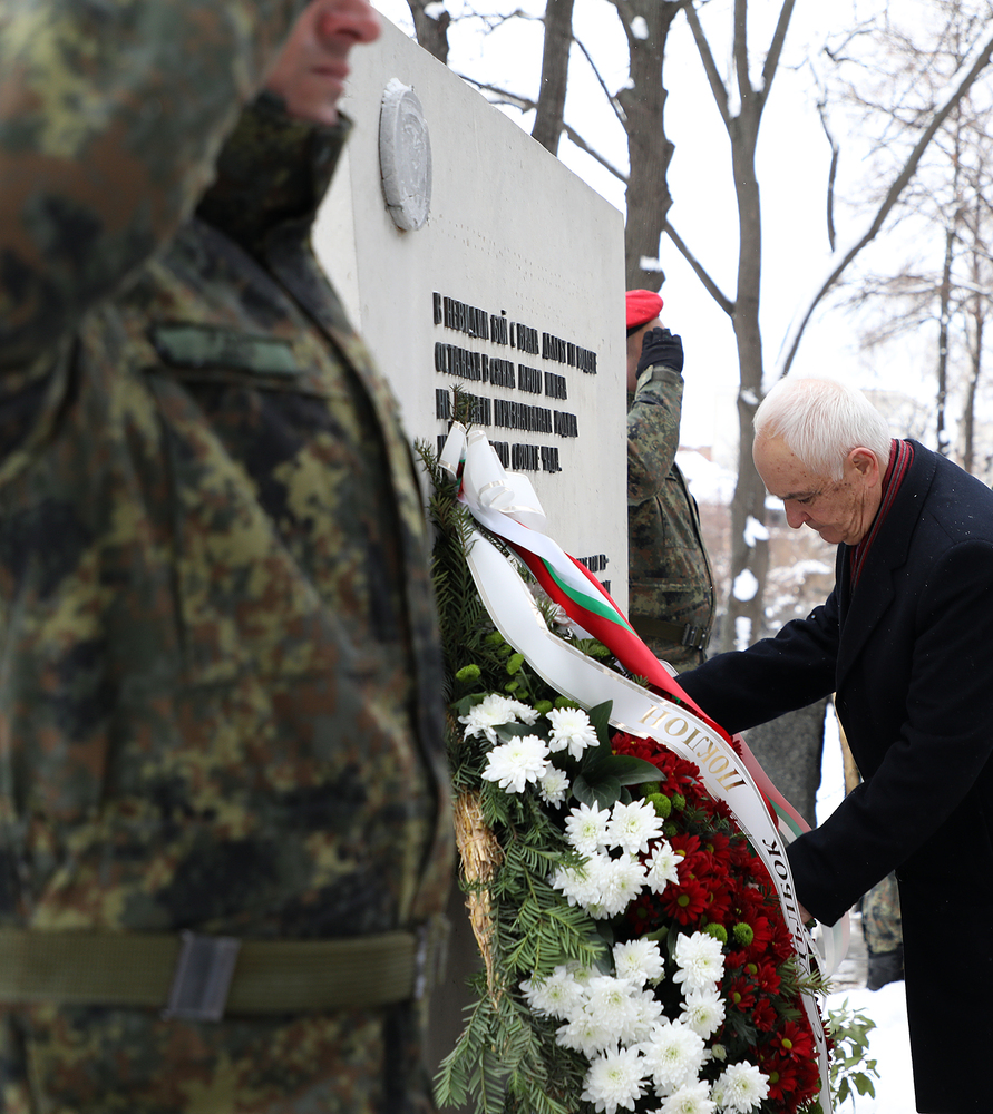 През изминалата година военното разузнаване продължи да предоставя достоверна и навременна информация, посочи Атанас Запрянов