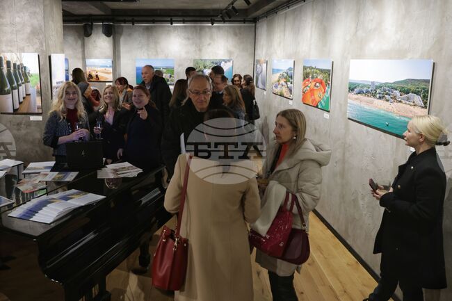 Art Hotel 158 - фотоизложба