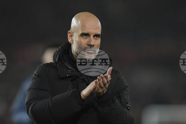 Гуардиола подкрепи защитника Хусанов след грешката му при дебюта за Манчестър Сити