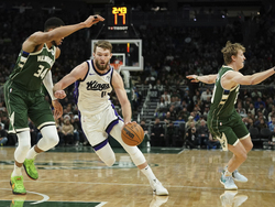 Kings Bucks Basketball