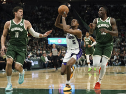 Kings Bucks Basketball