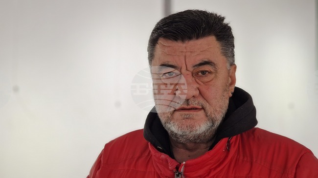 Обичам много да експериментирам, но основата е колажът, който ми дава големи технически и живописни възможности, каза Красимир Арсов