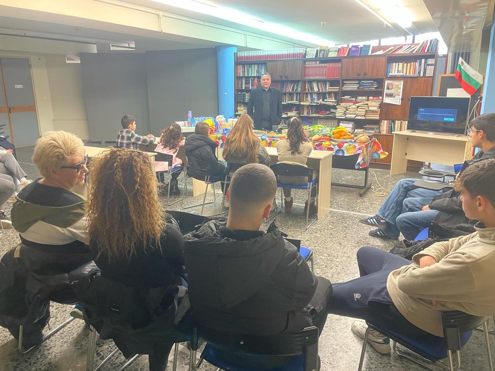 Шеф Койчо Великов изнесе презентация за здравословно хранене пред възпитаниците на училище „Васил Левски“ в Каламата