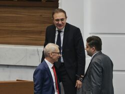 Парламент - заседание