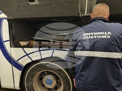 Агенция "Митници": Украинска валута за близо 1 000 000 лева е установена от митническите служители на ТД Митница Русе