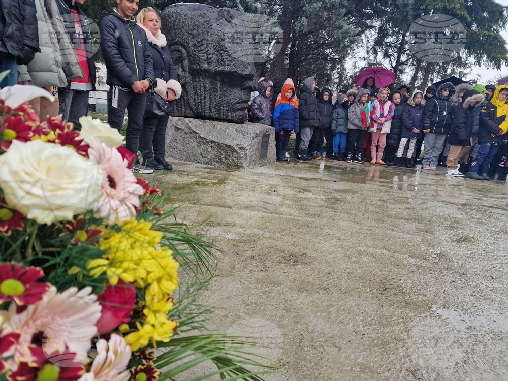Раднево - 130 години от рождението на Гео Милев - поднасяне на венци и цветя