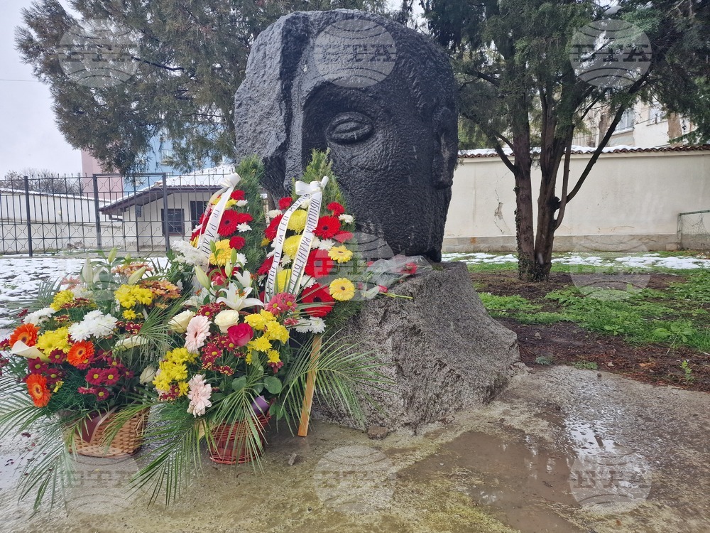 Раднево - 130 години от рождението на Гео Милев - поднасяне на венци и цветя