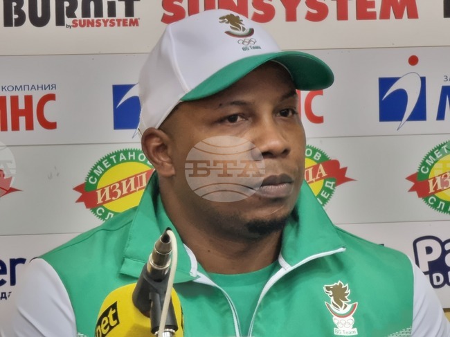 Треньорът на националния отбор по бокс за мъже Жоел Арате: "Момчетата влагат душа и сърце в подготовката"