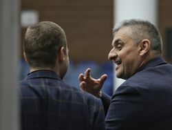 Парламент - заседание - Кирил Добрев