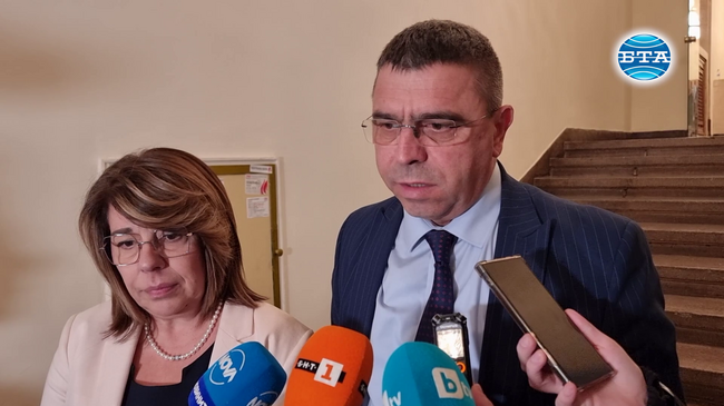 Даниел Митов има достатъчно добър екип, с който да продължат дългосрочната програма и политики, заяви министър Атанас Илков