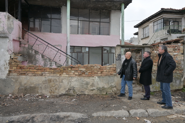 Семейства от Разград, пострадали при пожар, ще бъдат подпомогнати от областната администрация 