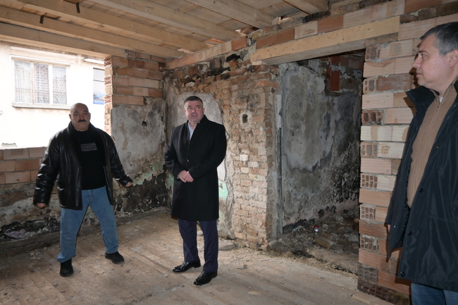 Областният управител на Разград призова за помощ за семейства, пострадали при пожар на Коледа