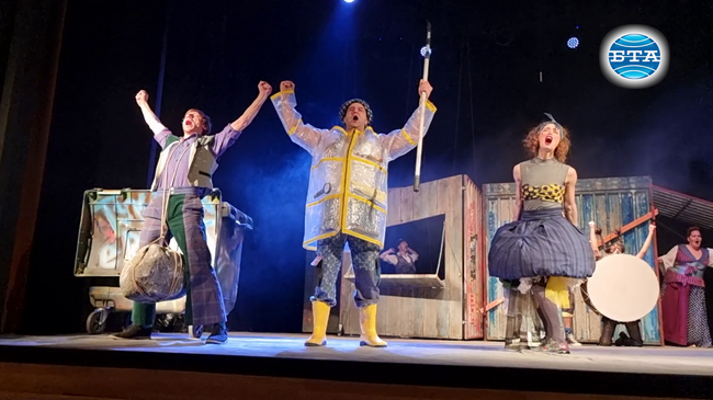 Комедията на Боян Папазов „Муа у тупан“ е първата премиера за годината на Варненския драматичен театър